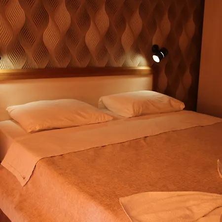 Hotel Saturn 3*