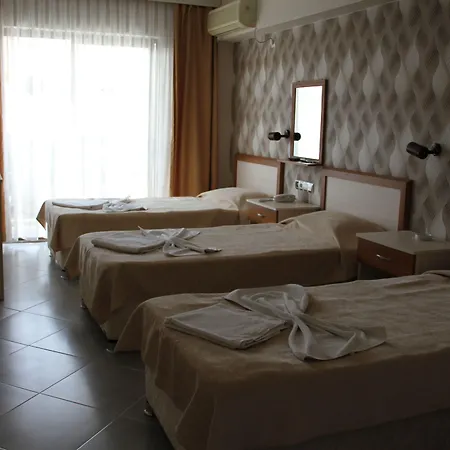 Hotel Saturn 3*
