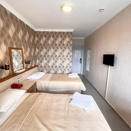 Hotel Saturn 3*