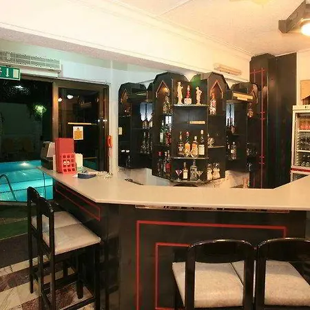 Saturn Otel 3*