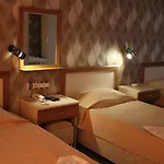 Hotel Saturn