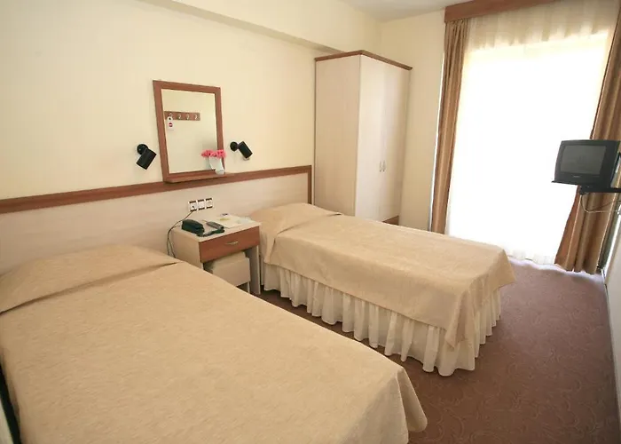 Saturn Hotel Kusadasi